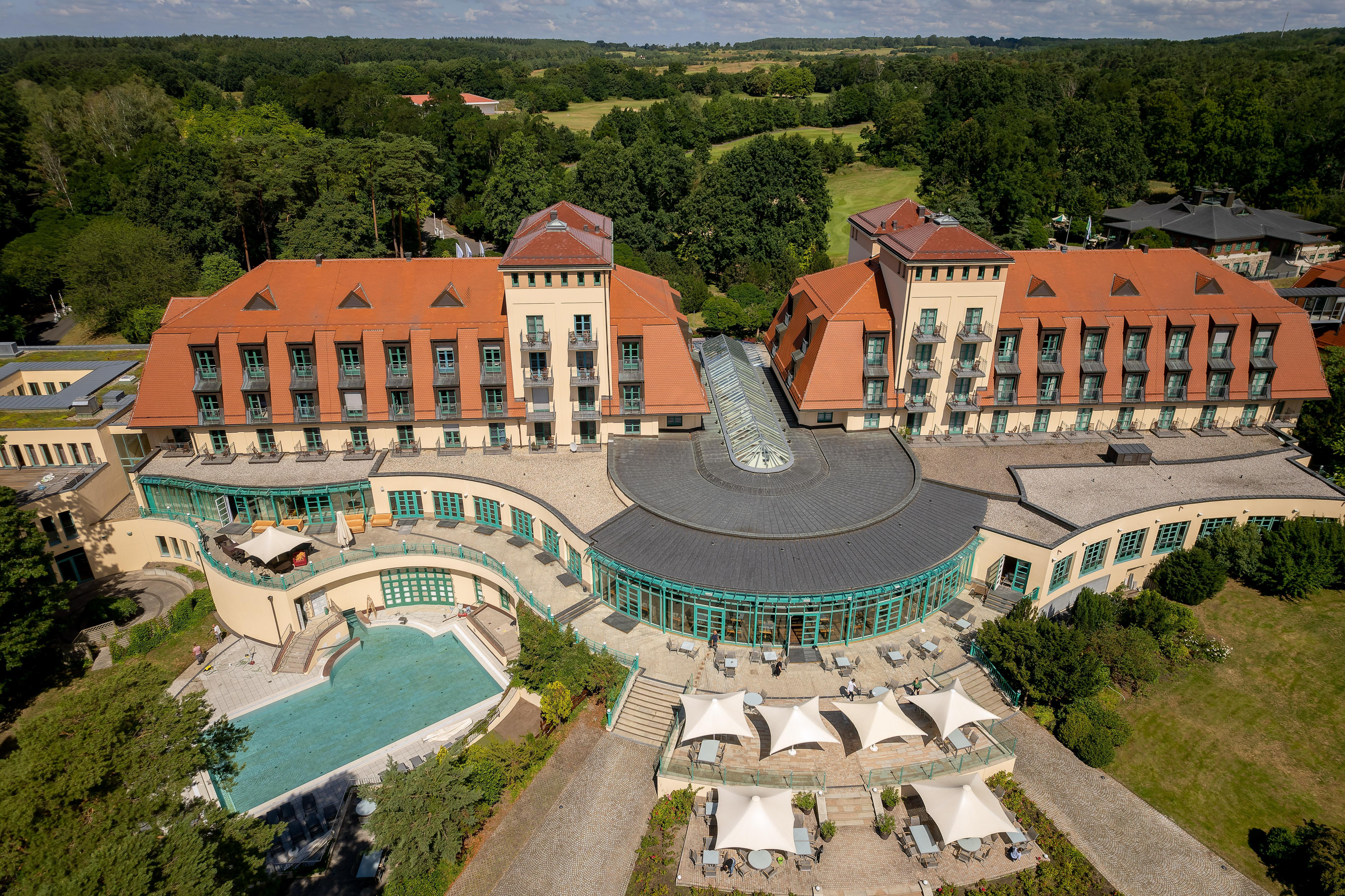 Precise Resort Bad Saarow Exterior photo Aerial view of the hotel