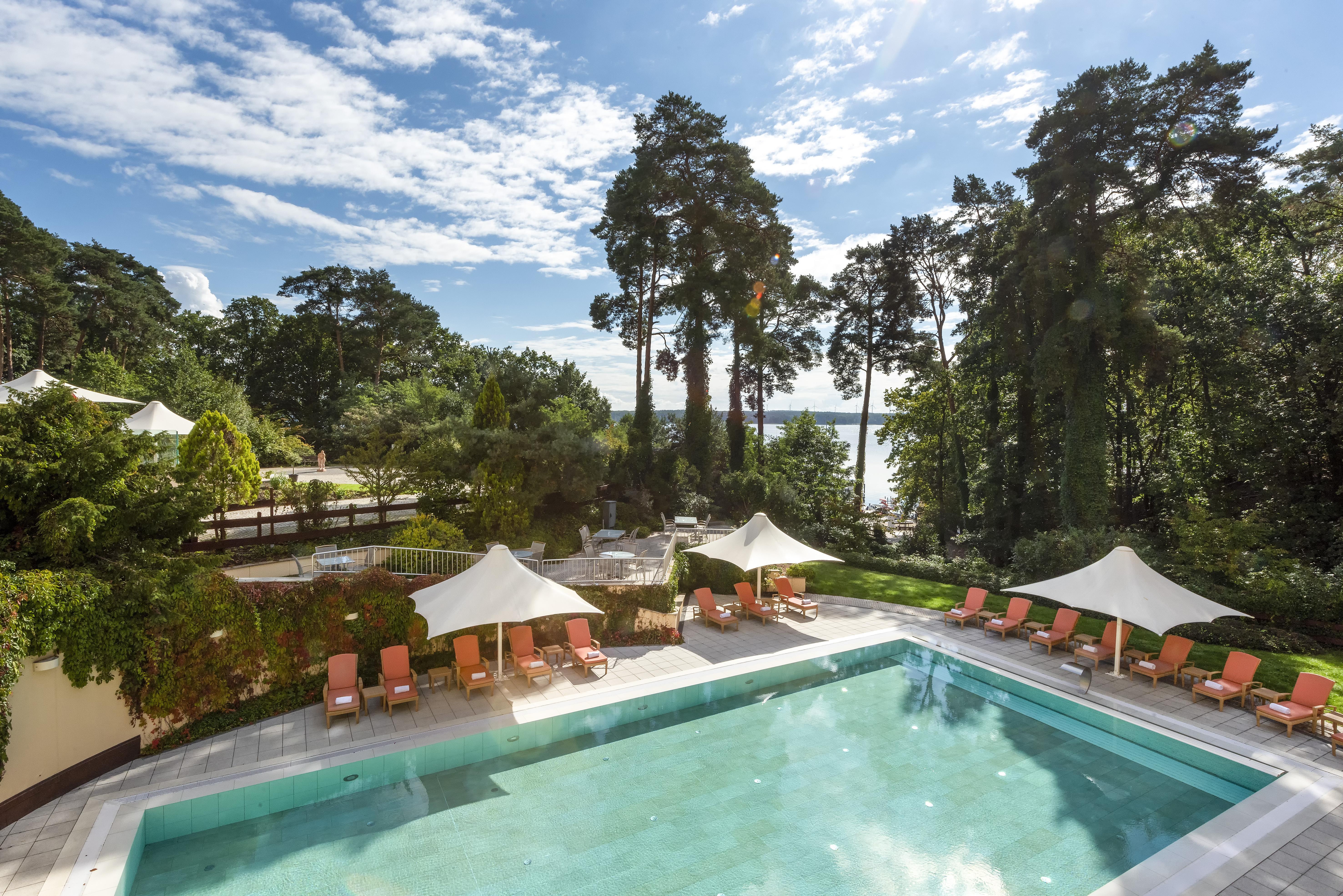 Precise Resort Bad Saarow Exterior photo The swimming pool at the Hotel